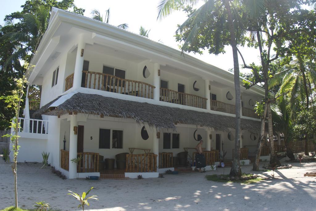 Evolution Dive And Beach Resort เกาะมาลาปัสกัว ภายนอก รูปภาพ
