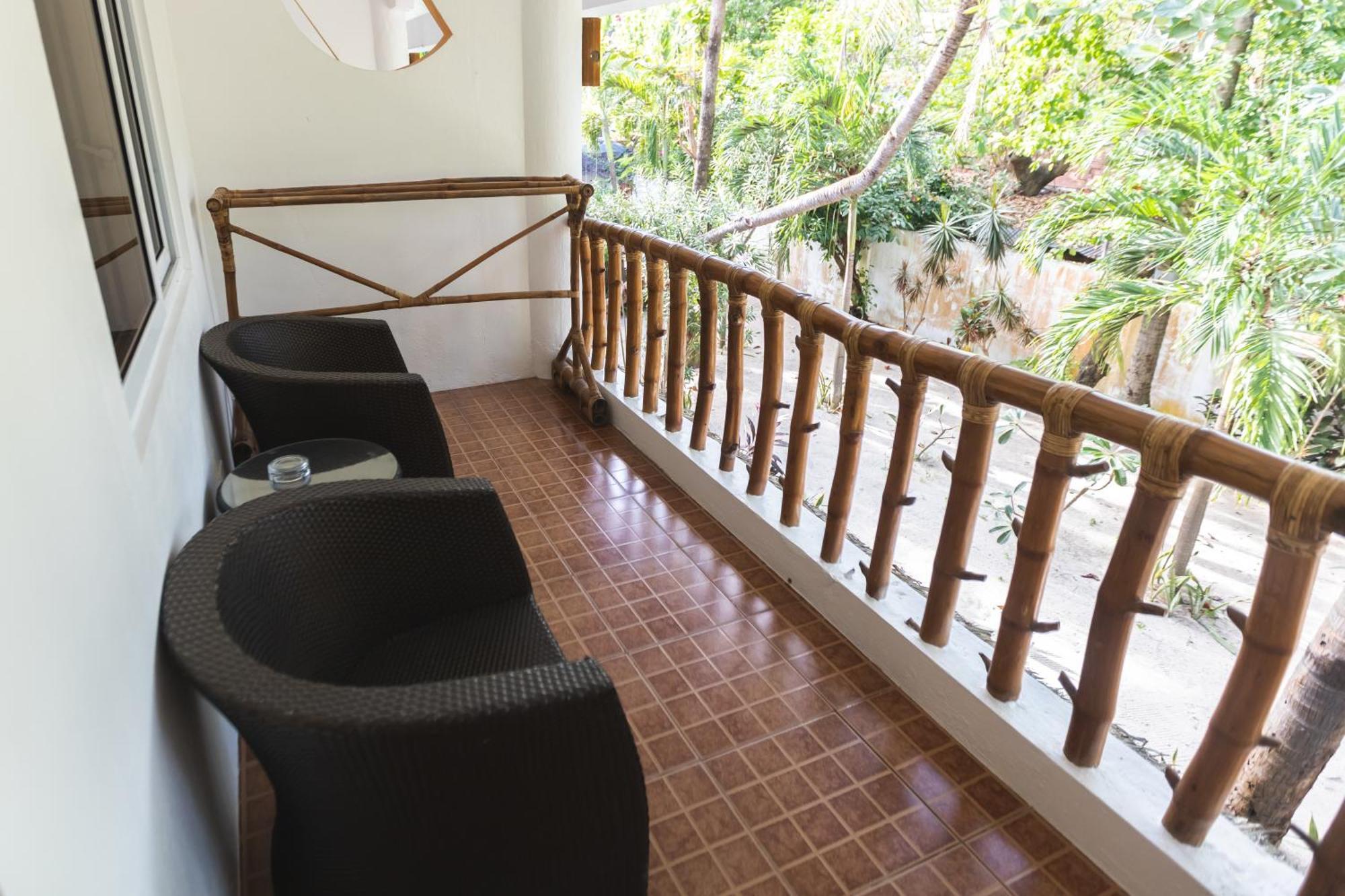 Evolution Dive And Beach Resort เกาะมาลาปัสกัว ภายนอก รูปภาพ