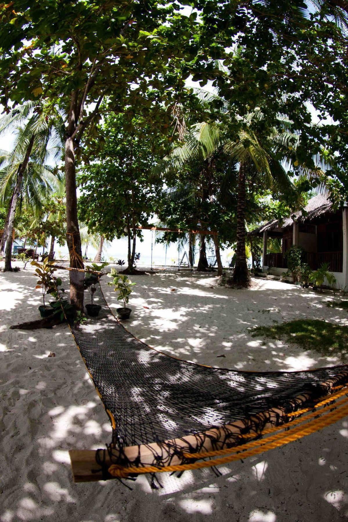 Evolution Dive And Beach Resort เกาะมาลาปัสกัว ภายนอก รูปภาพ